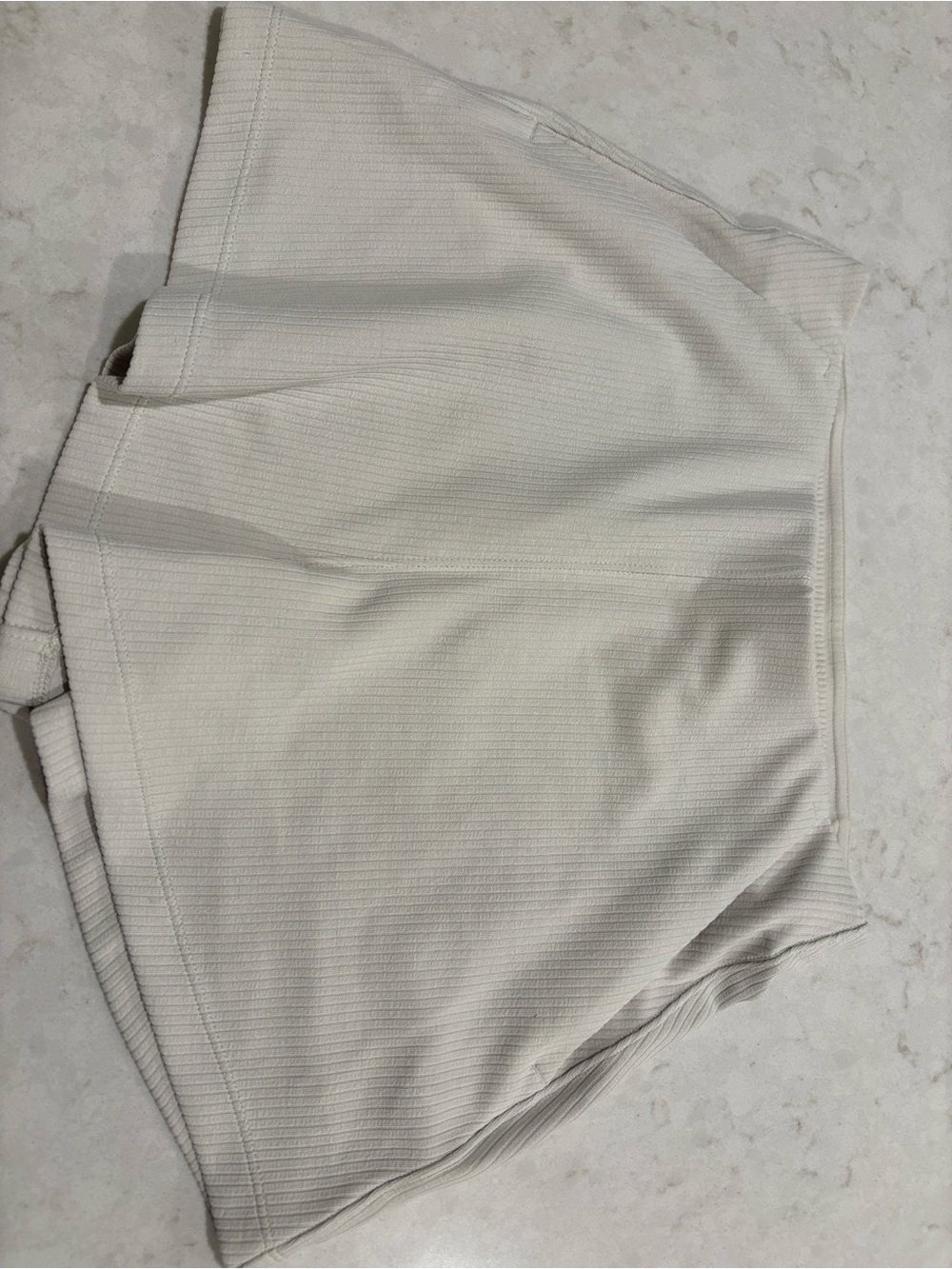 Lululemon Ribbed Softstreme
High-Rise Short 2" Bone Size 6 |
Ultra-Soft Lounge - Picture 9 of 14